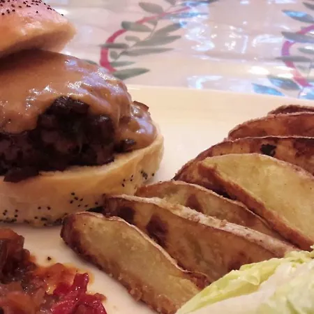 La Cognee Bed & Breakfast