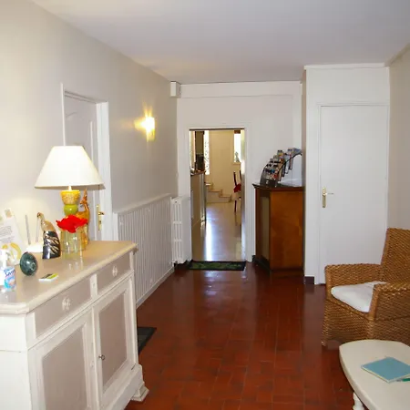 La Cognee Bed & Breakfast 3*